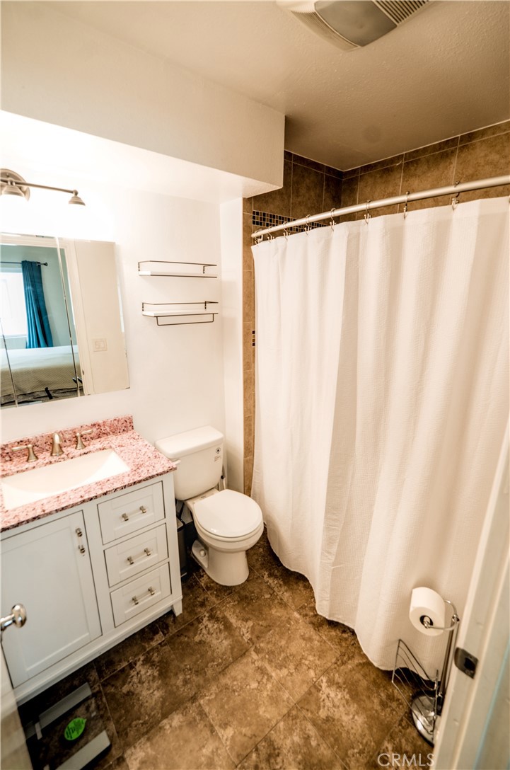 https://media.crmls.org/medias/e4c61431-e951-4388-ac58-12172c3af007.jpg?preset=X-Large