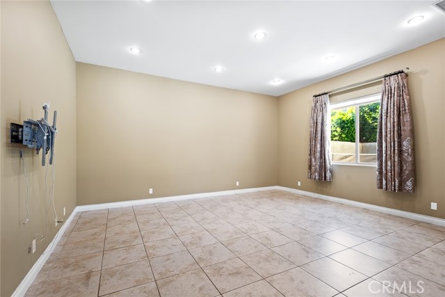 18267 Valley Vista Boulevard, Tarzana CA: https://media.crmls.org/medias/e4c697e7-5fed-4235-ba9f-b5e95670cef2.jpg