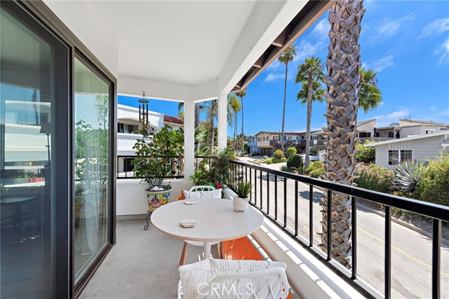 Detail Gallery Image 5 of 31 For 210 Avenida Montalvo #4,  San Clemente,  CA 92672 - 3 Beds | 2 Baths