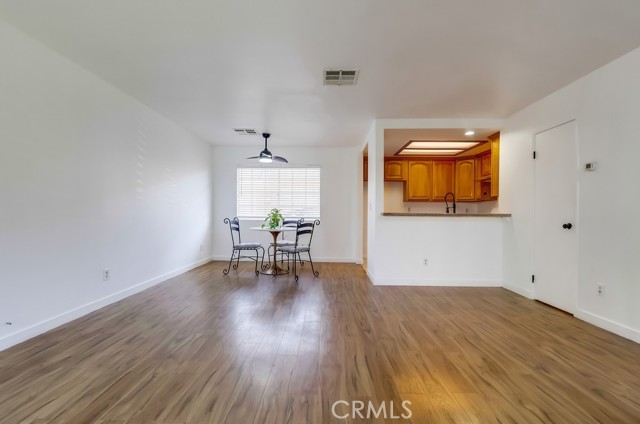 Detail Gallery Image 5 of 31 For 12235 Pine St #5,  Norwalk,  CA 90650 - 2 Beds | 2/1 Baths