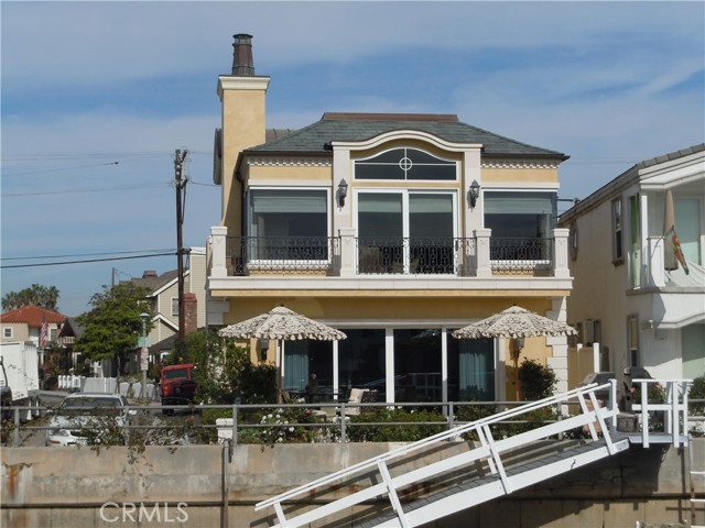59 Rivo Alto Canal, Long Beach CA: https://media.crmls.org/medias/e4ca5d90-fb6f-40be-9a9d-744c038808bc.jpg