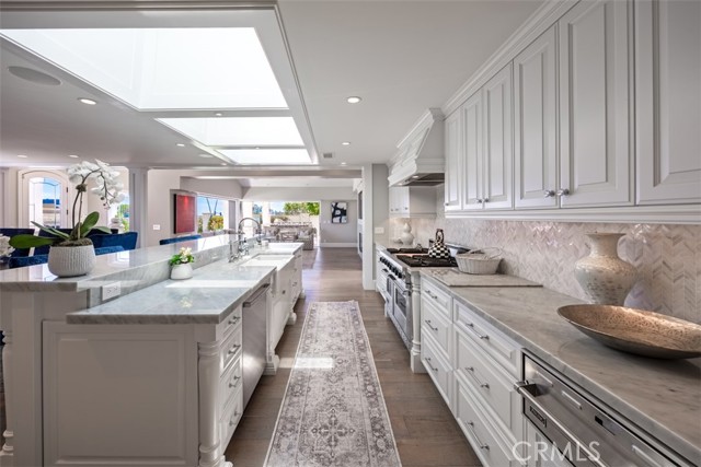 Detail Gallery Image 10 of 17 For 515 Cameo Highlands, Corona Del Mar,  CA 92625 - 4 Beds | 4 Baths