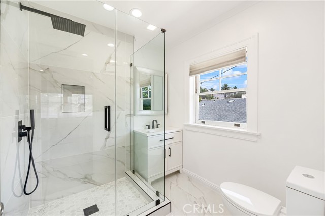 1281 E Orange Grove Boulevard, Pasadena CA: https://media.crmls.org/medias/e4cb80df-c565-44f9-92d4-4b4c1e073f34.jpg