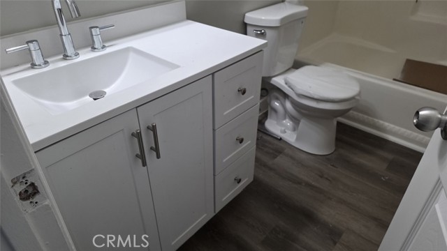 Detail Gallery Image 9 of 10 For 4404 Tierra Verde St #D,  Bakersfield,  CA 93301 - 2 Beds | 1/1 Baths
