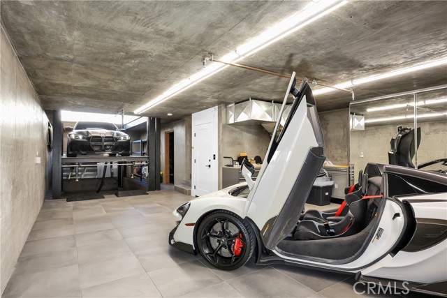 7210 W. Oceanfront, Newport Beach CA: https://media.crmls.org/medias/e4cb902a-5ba4-428b-89f8-0791e7dd806b.jpg