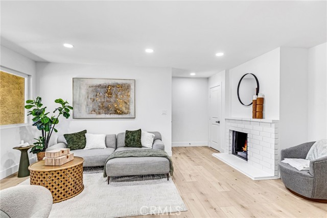 17562 Vandenberg Lane, Tustin CA: https://media.crmls.org/medias/e4cb9b6c-b40f-4026-9c51-5df6756671cd.jpg