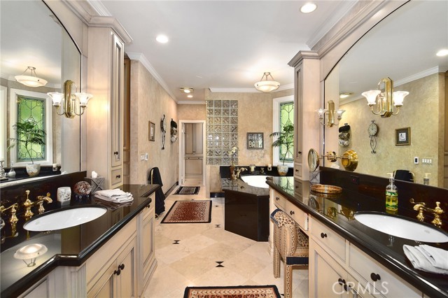 29360 Castlehill Drive, Agoura Hills CA: https://media.crmls.org/medias/e4cc4006-1060-4762-906e-0b93502e95c5.jpg