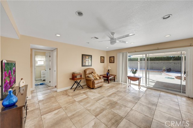 Image 21 of 45 For 5156 Edgemont