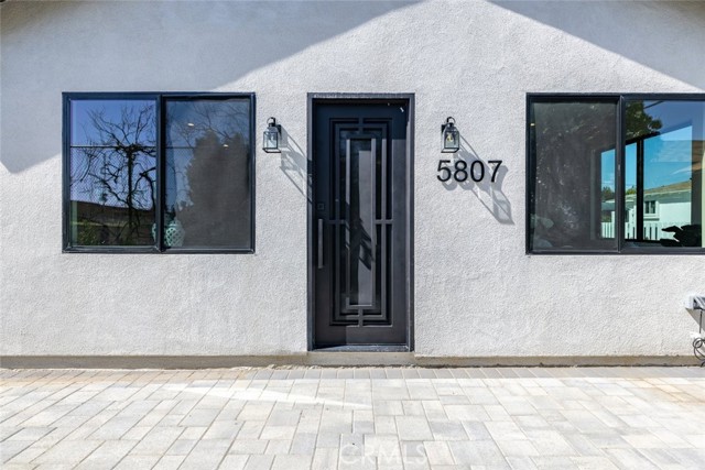 5805 Bucknell Avenue, Valley Village CA: https://media.crmls.org/medias/e4cc6f8b-7877-499e-85b6-a94926640e2d.jpg