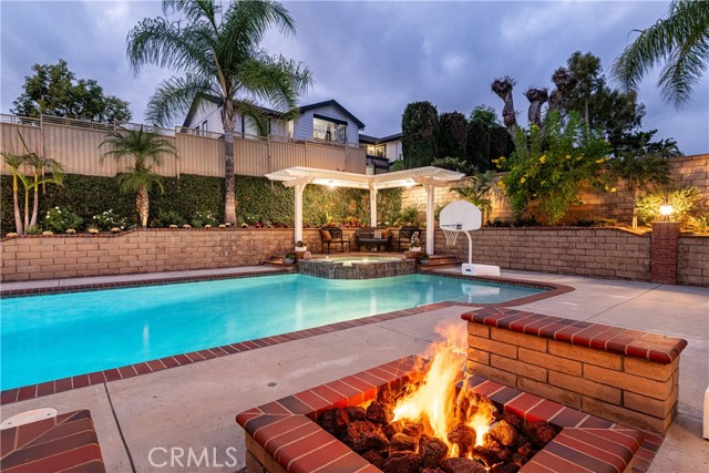 Gas firepit