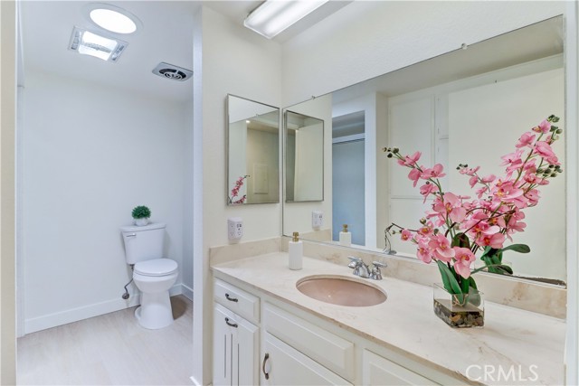 925 Ave Majorca, Laguna Woods CA: https://media.crmls.org/medias/e4cc8ff3-a115-457b-ad02-f967c1145cef.jpg