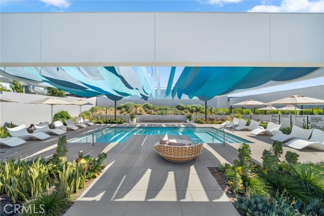 113 Bosal, Irvine CA: https://media.crmls.org/medias/e4cc9c51-acb8-4cf0-896d-2f0e98fd8e74.jpg