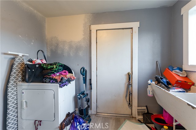 353 W L Street, Colton CA: https://media.crmls.org/medias/e4ccb12e-b30b-4a88-b944-20219105569e.jpg