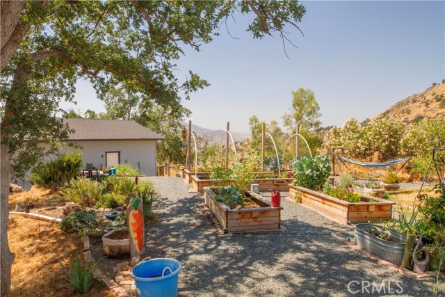 35032 George Smith Road, Squaw Valley CA: https://media.crmls.org/medias/e4cdd3c1-115f-4ab9-a3ee-8578fdeab244.jpg