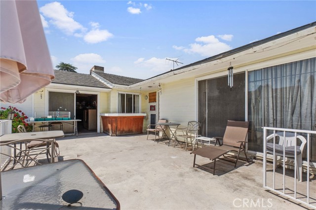 319 E Deodar Street, Ontario CA: https://media.crmls.org/medias/e4cde431-dea3-4ee8-9eeb-4106f248a64d.jpg