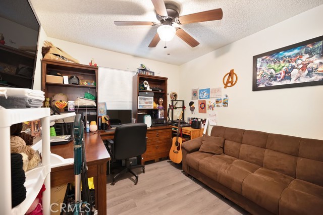 1107 B Street, Brawley CA: https://media.crmls.org/medias/e4cde61c-30ab-498e-8997-73a9482dee56.jpg