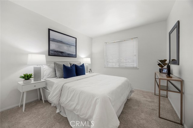 21802 Bass Lake Circle, Lake Forest CA: https://media.crmls.org/medias/e4ce08b9-40a5-43b7-aa0d-9def452b590b.jpg