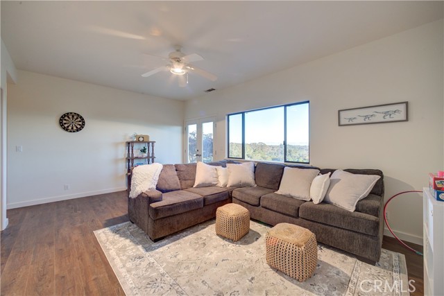 510 Obispo Pacific Trail, Arroyo Grande CA: https://media.crmls.org/medias/e4cea8e5-0b27-4522-94a6-43fd90a013be.jpg