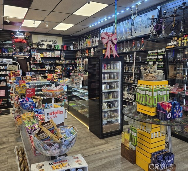 3559 W 3rd Street, Los Angeles CA: https://media.crmls.org/medias/e4cf7bee-d006-4216-83fb-f6ee7a44d2f7.jpg