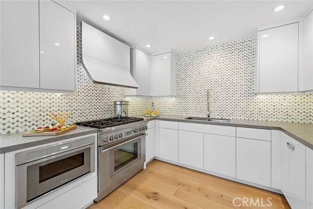 Detail Gallery Image 8 of 16 For 604 1/2 Acacia Ave, Corona Del Mar,  CA 92625 - 2 Beds | 2/1 Baths