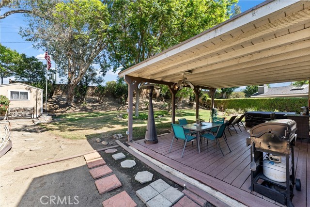 6316 E Woodsboro Avenue, Anaheim Hills CA: https://media.crmls.org/medias/e4d010dc-08f2-44ef-94c6-013b1daa2dcf.jpg