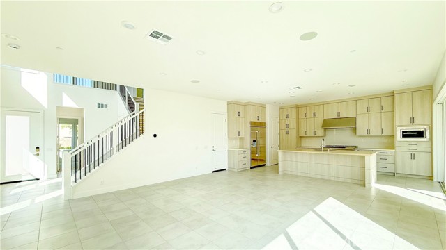 101 Bear Leaf, Lake Forest CA: https://media.crmls.org/medias/e4d088b2-28df-40bd-ae7c-d3569c4c5cf7.jpg