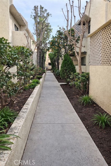 13080 Dronfield, Sylmar CA: https://media.crmls.org/medias/e4d0c9a5-17b6-485a-b32f-1fa24ecce1e8.jpg