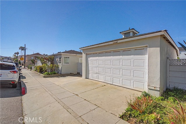 Detail Gallery Image 31 of 46 For 2125 Manhattan, Hermosa Beach,  CA 90254 - 4 Beds | 3 Baths