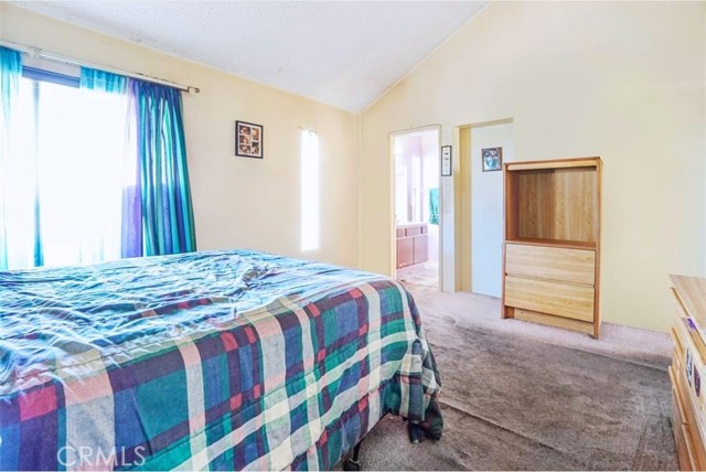 Detail Gallery Image 4 of 22 For 866 W Alondra Bld, Compton,  CA 90220 - 3 Beds | 2/1 Baths