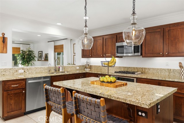 Detail Gallery Image 14 of 31 For 342 Selkirk Drive, Corona,  CA 92881 - 4 Beds | 2/1 Baths