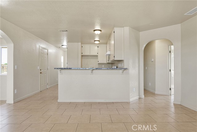 Detail Gallery Image 6 of 32 For 12419 Pawnee Rd, Apple Valley,  CA 92308 - 3 Beds | 2 Baths