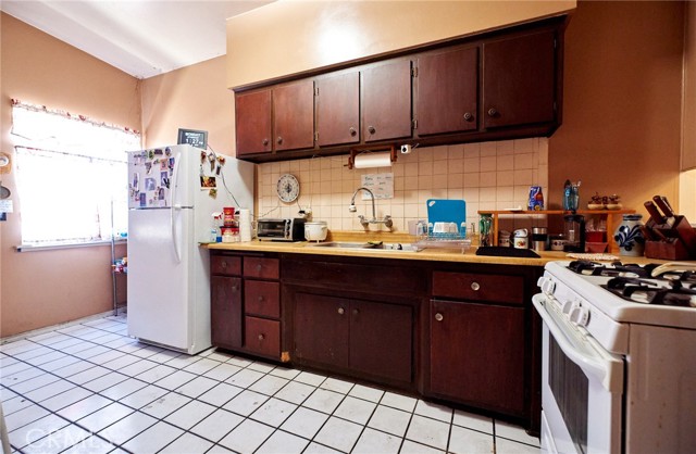 Detail Gallery Image 6 of 23 For 1137 Le Borgne Ave, La Puente,  CA 91746 - 4 Beds | 2 Baths