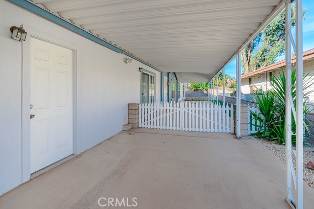 Detail Gallery Image 4 of 36 For 1718 Burr Oak Way, Hemet,  CA 92545 - 3 Beds | 2 Baths