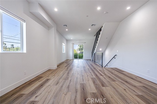 Detail Gallery Image 17 of 34 For 4445 Auckland Avenue, Toluca Lake,  CA 91602 - 4 Beds | 3 Baths