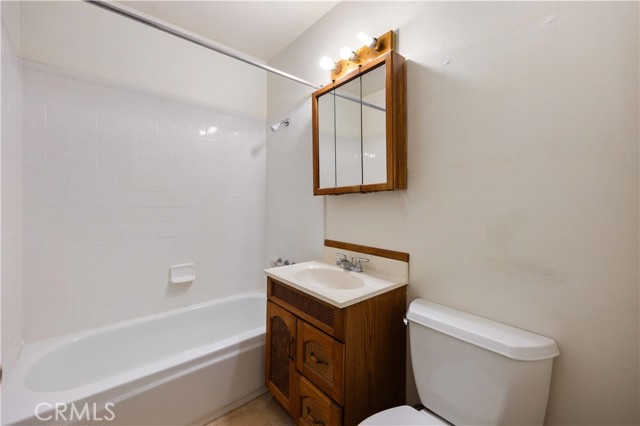 Detail Gallery Image 24 of 32 For 3102 Warren Ln, Costa Mesa,  CA 92626 - 3 Beds | 2 Baths