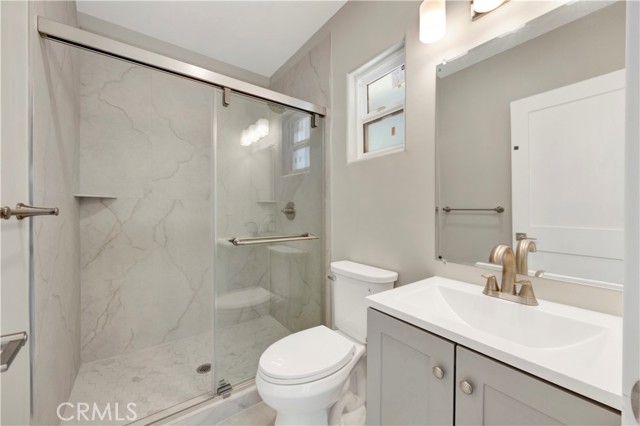 1055 Allen Avenue, Glendale CA: https://media.crmls.org/medias/e4d47cb6-dca4-4ef8-90bb-5c6e4f83c047.jpg