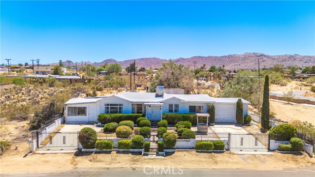 Detail Gallery Image 3 of 52 For 61721 Sunburst Cir, Joshua Tree,  CA 92252 - 2 Beds | 2 Baths