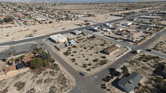 Image 7 of 19 For 71952 Cactus Drive