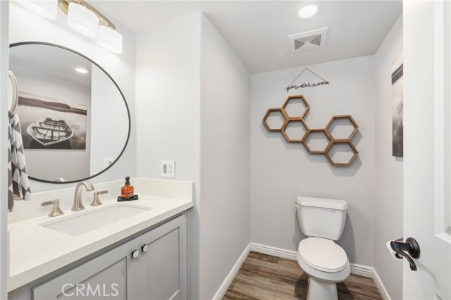 Detail Gallery Image 13 of 39 For 572 S Melrose St, Anaheim,  CA 92805 - 3 Beds | 2/1 Baths