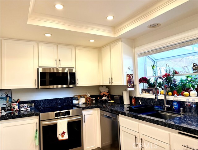 Detail Gallery Image 8 of 27 For 5519 Paseo Del Lago 2h,  Laguna Woods,  CA 92637 - 2 Beds | 2 Baths