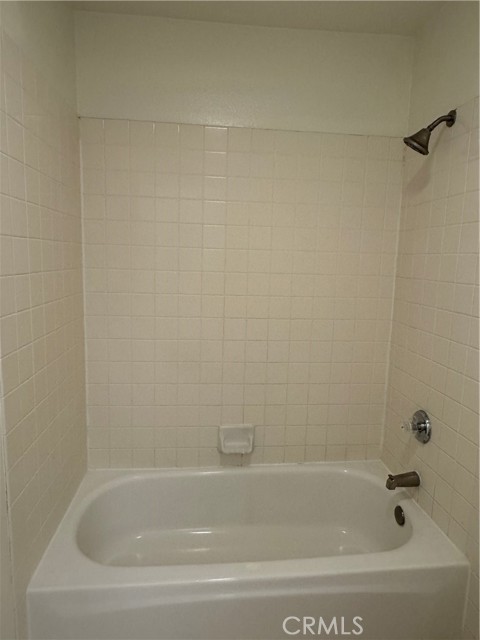 Detail Gallery Image 12 of 20 For 27 Alcoba, Irvine,  CA 92614 - 3 Beds | 2/1 Baths