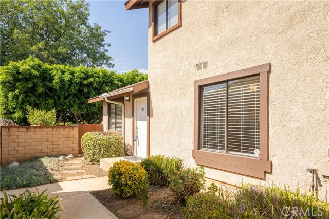 Detail Gallery Image 3 of 21 For 327 N San Dimas Canyon Rd, San Dimas,  CA 91773 - 2 Beds | 2/1 Baths