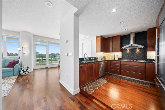 3131 Michelson Drive, Irvine CA: https://media.crmls.org/medias/e4d854e3-e49d-42b7-b73b-59673e5dc6f6.jpg