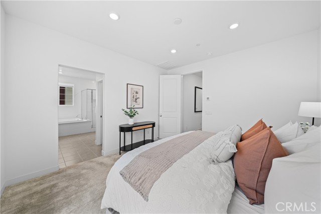 Detail Gallery Image 25 of 47 For 1042 N Anaheim Blvd #2,  Anaheim,  CA 92801 - 4 Beds | 3/1 Baths