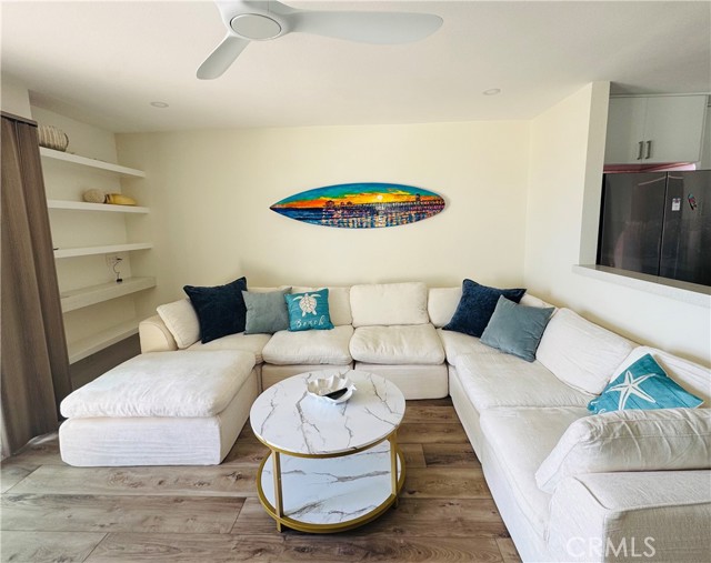 Detail Gallery Image 5 of 25 For 711 Pacific Coast #330,  Huntington Beach,  CA 92648 - 3 Beds | 2 Baths