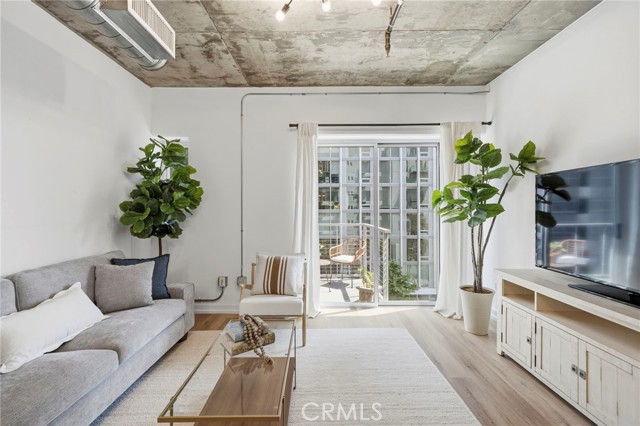 Detail Gallery Image 4 of 37 For 645 W 9th St #424, Los Angeles,  CA 90015 - 1 Beds | 1 Baths