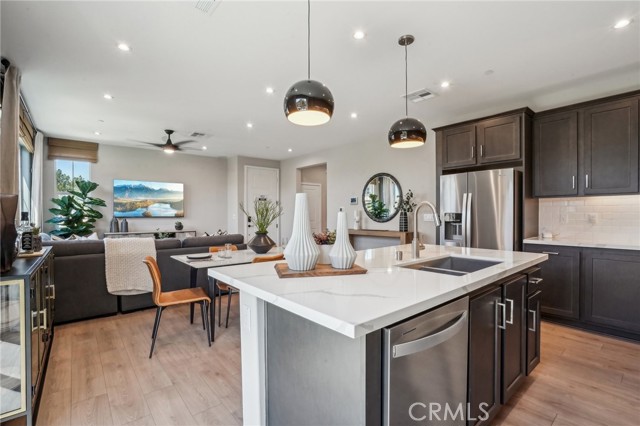 Detail Gallery Image 11 of 24 For 6341 Sierra Vista Ln, Fontana,  CA 92336 - 4 Beds | 2/1 Baths