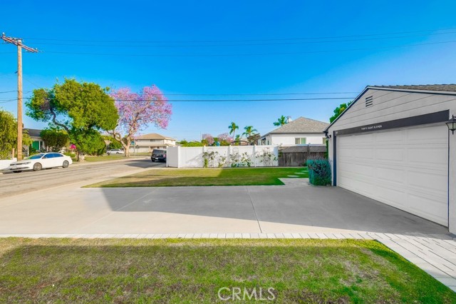 3811 Chatwin Avenue, Long Beach, California 90808, 3 Bedrooms Bedrooms, ,2 BathroomsBathrooms,Single Family Residence,For Sale,Chatwin,PW24128894