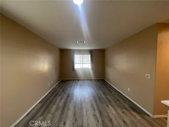 Detail Gallery Image 11 of 27 For 26871 Snow Canyon Cir, Moreno Valley,  CA 92555 - 5 Beds | 3 Baths