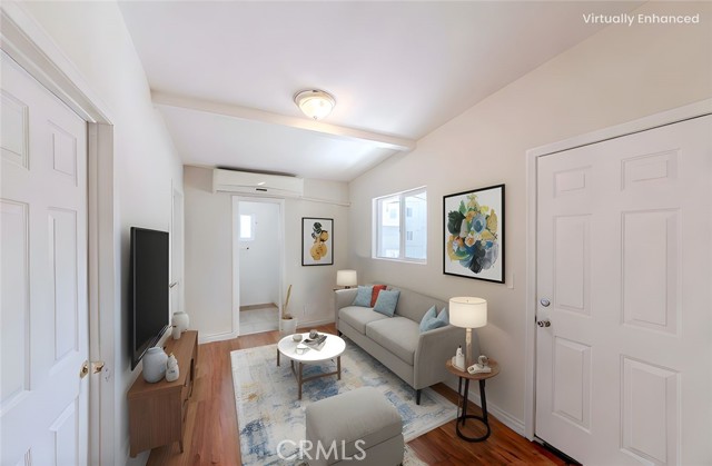 Detail Gallery Image 21 of 36 For 1720 W 25th St, Los Angeles,  CA 90018 - 7 Beds | 6 Baths